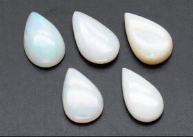 Naturalny Opal Sztuka - Australia - Łezka ok. 8x5 mm - MOP1104